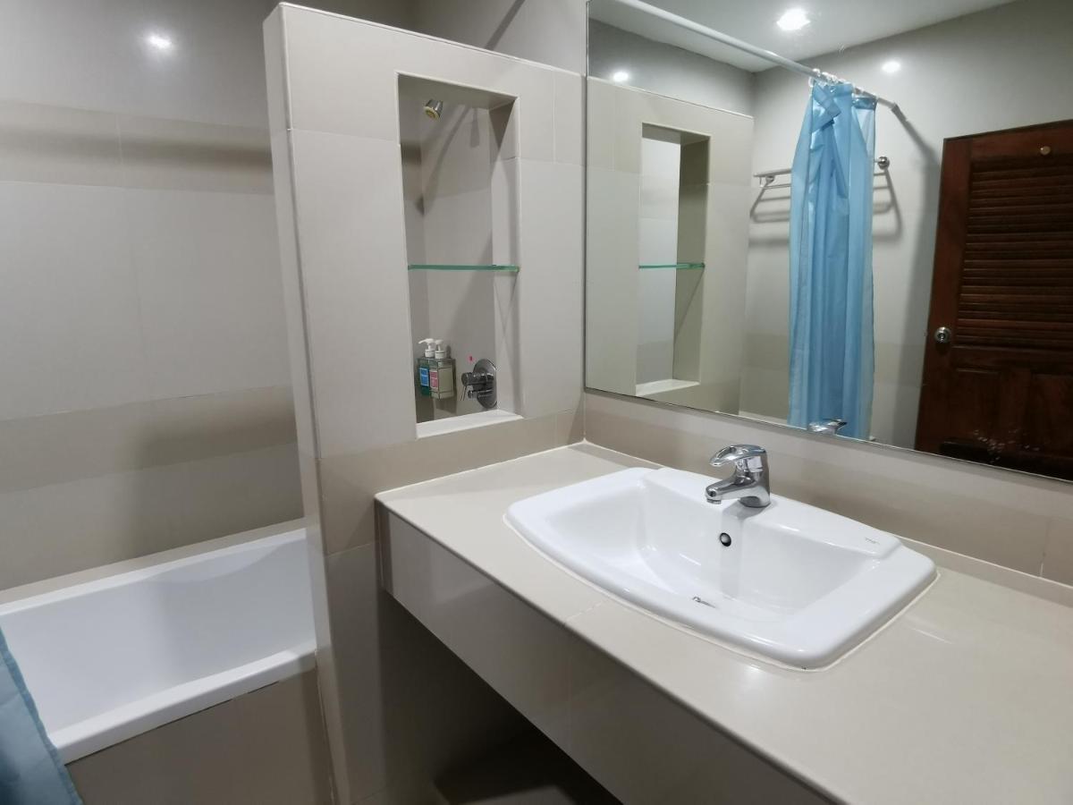 Morakot Twin Chumphon Hotel Exterior foto