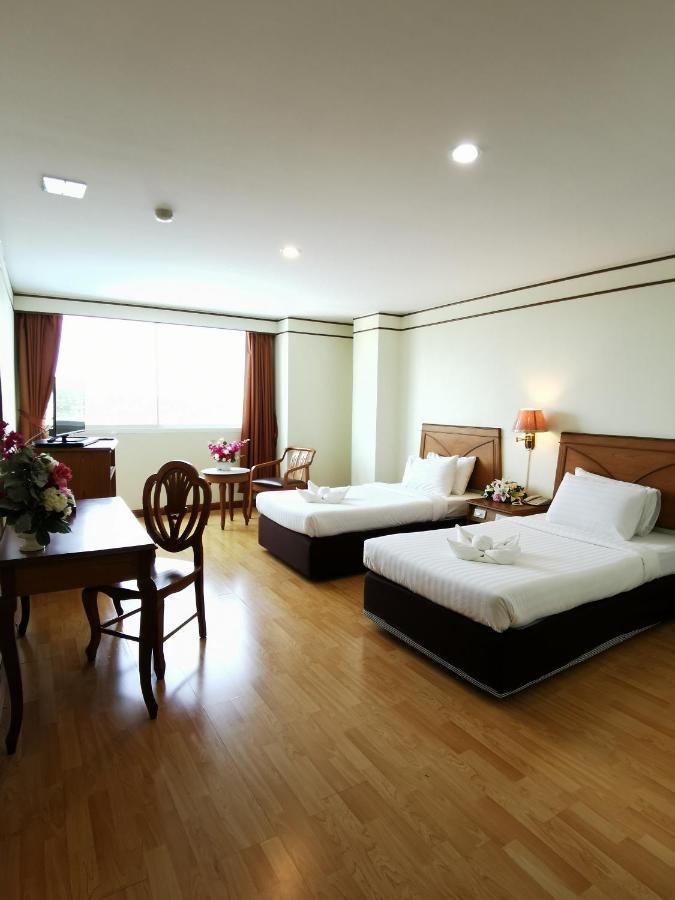 Morakot Twin Chumphon Hotel Exterior foto
