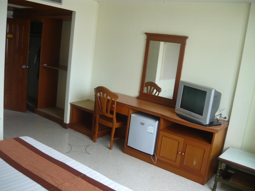 Morakot Twin Chumphon Hotel Quarto foto