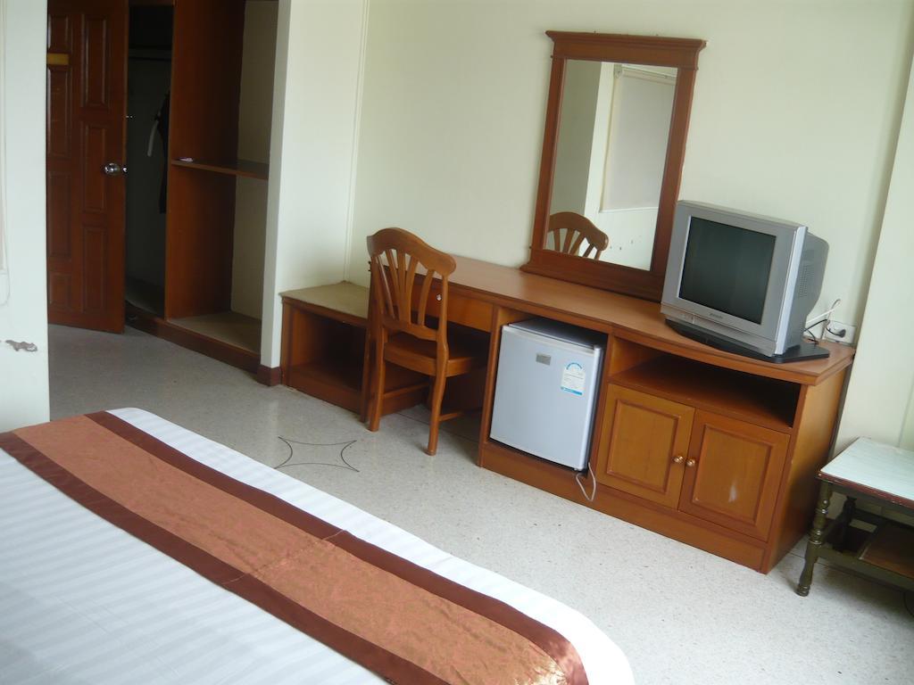 Morakot Twin Chumphon Hotel Quarto foto