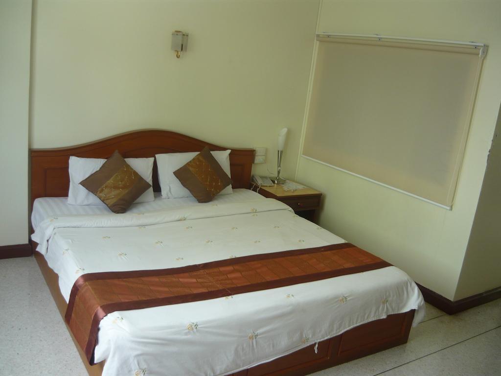 Morakot Twin Chumphon Hotel Exterior foto
