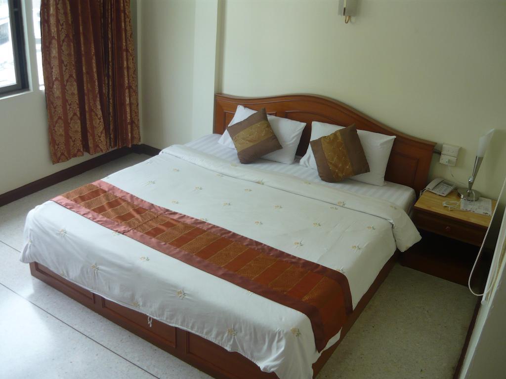 Morakot Twin Chumphon Hotel Quarto foto