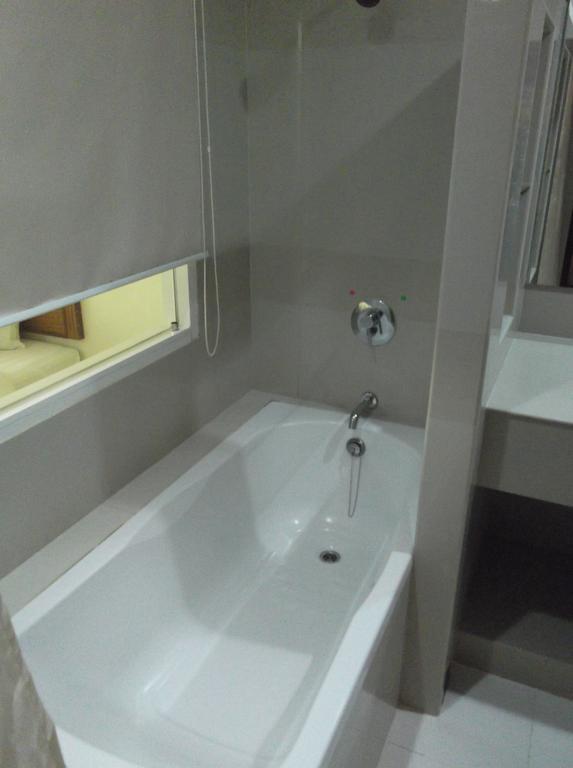 Morakot Twin Chumphon Hotel Quarto foto